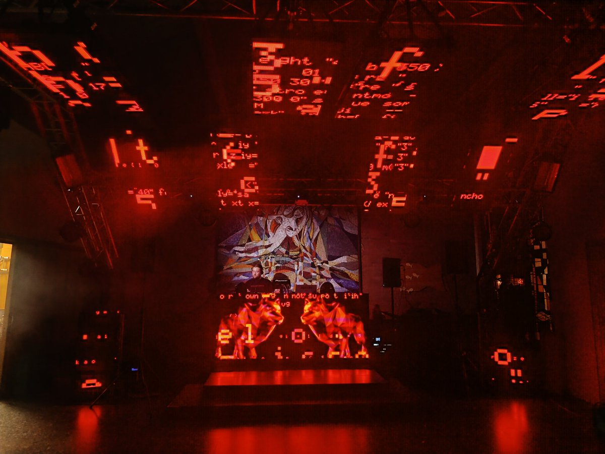 I never thought that I'd attend a rave inside of a church.

Thx again to everyone who made it happen :3
Especially the hosts <a href="/Minzstern_/">Minzstern</a> and <a href="/RedNoise2/">RedNoise</a> ♥️

📷: <a href="/RedNoise2/">RedNoise</a>