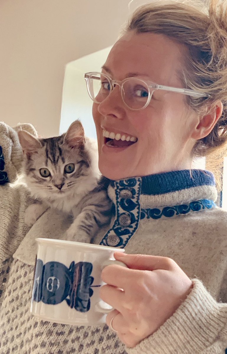 Memo to JD Vance: maybe if you had a cat you wouldn’t be such a miserable jerk?

Happy, childfree cat ladies unite and we VOTE! 🗳️  #Kamala2024 #Harris2024 #PresidentHarris2024 #VoteBlueUpandDownBallot