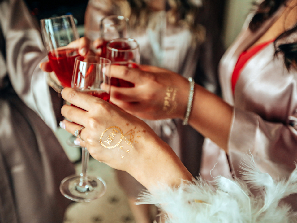 Celebrate your special event or gathering with an exquisite dinner at Covey Kitchen + Cocktails in #GainesvilleFL. From rehearsal dinners to cocktail parties, we offer event space to host small groups of up to 12+ with our impeccable services. #HotelELEO bit.ly/40jlp9C