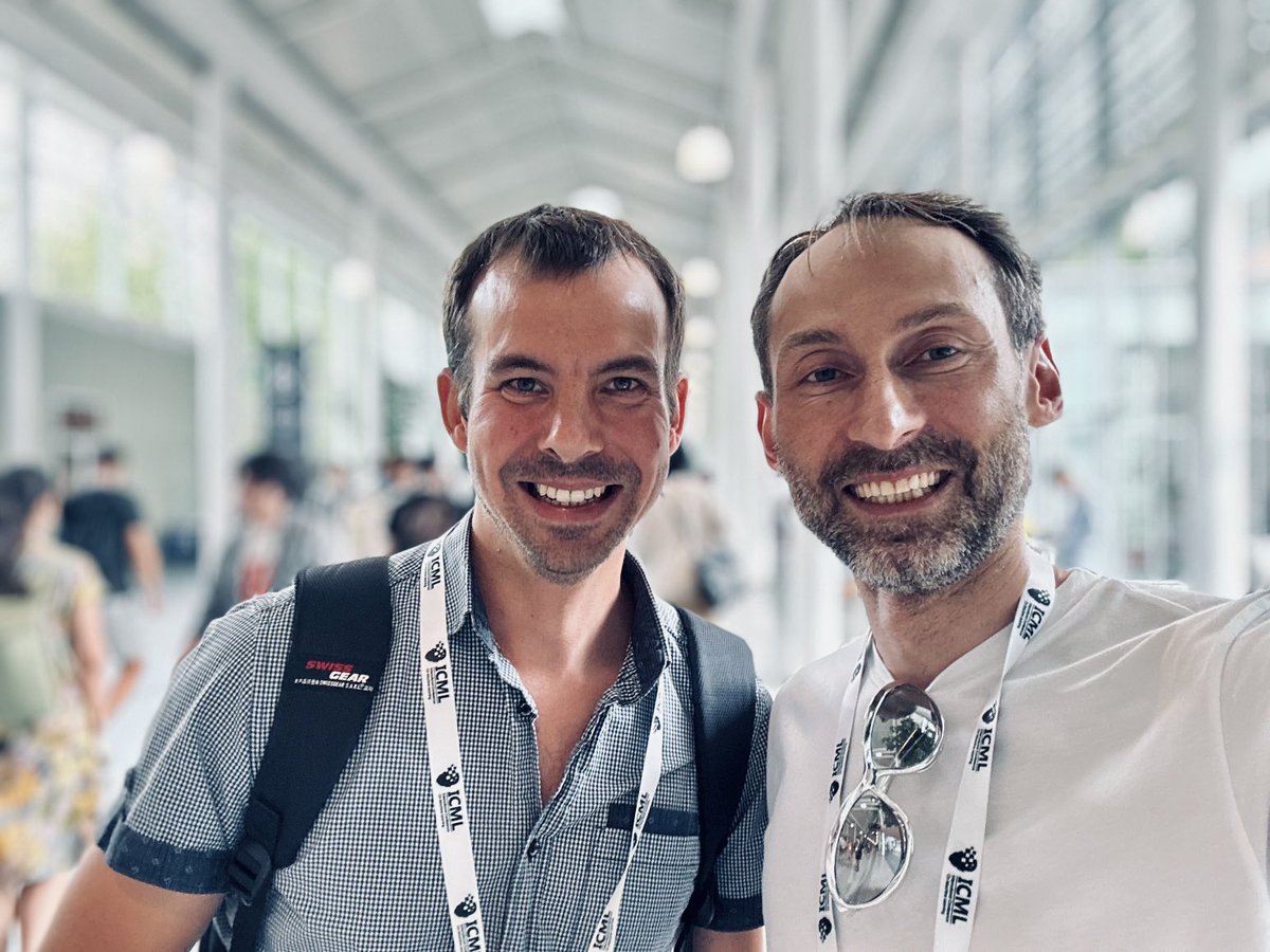 …and the ChebNet guy ⁦<a href="/m_deff/">Michaël Defferrard</a>⁩