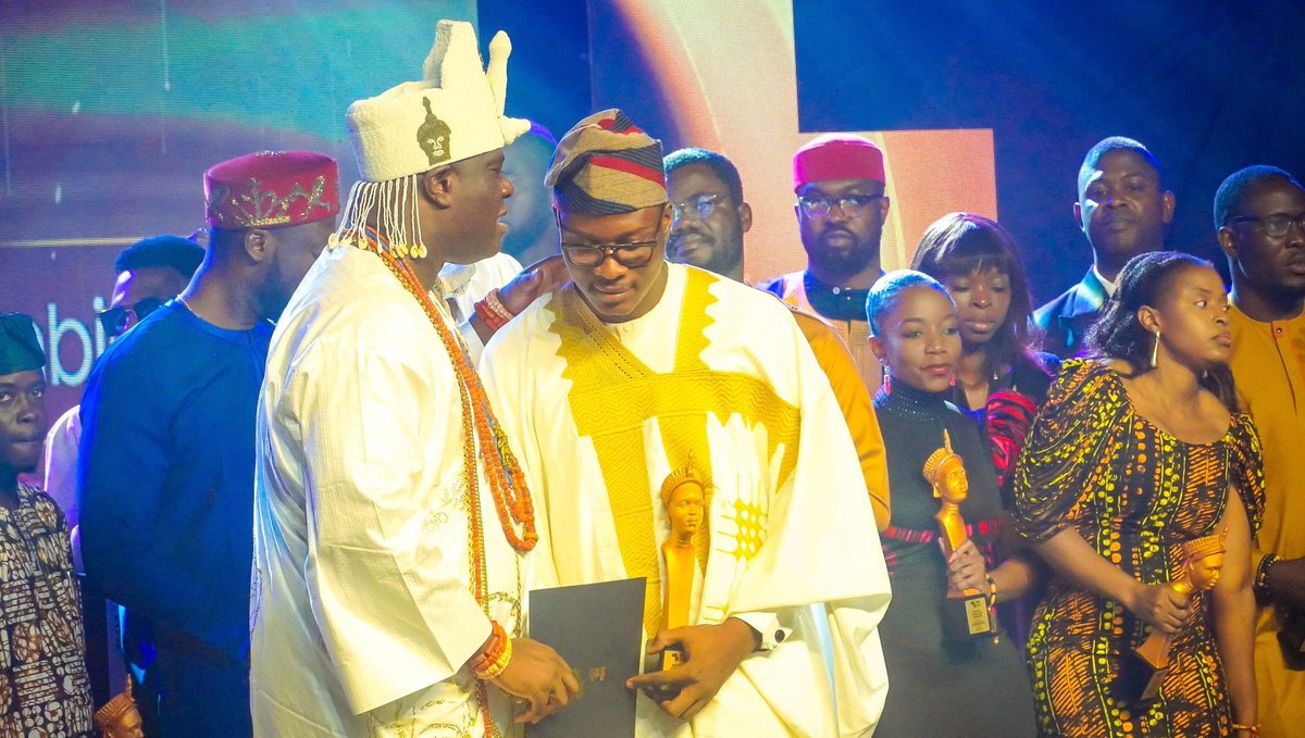 UNILORIN Alumnus, Rilwan Akeyewale, Receives RAYLF Award

We celebrate our distinguished alumnus, <a href="/rilwan_akeye/">Rilwan Akeye</a>, recipient of the prestigious Royal African Young leadership Forum (RAYLF).