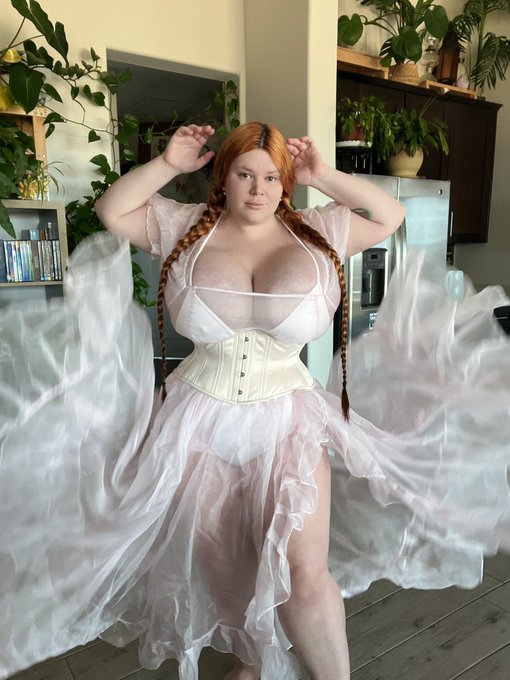 Latte froth or icing? https://t.co/2vQlrjEMhr