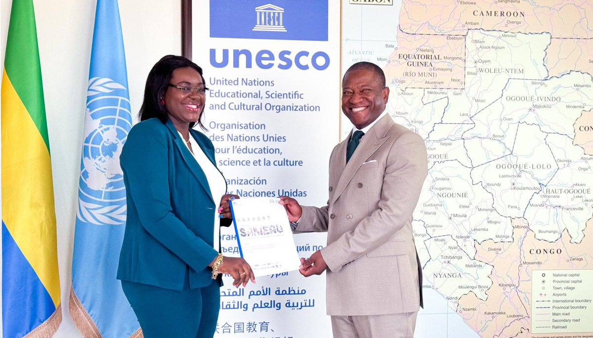 Sameau1's tweet photo. Gab’Kulture Event a été reçue par M. @ERICVOLI  le https://t.co/2N0UwHR8Wo  l'@UNESCOGabon  où l'équipe a présenté son rapport annuel 2023 et dévoilé les principaux axes stratégiques de la 4ème édition du #SAMEAU
 Cet évén. se tiendra à Lbv du 12 au 14.07.2024.
#GabKultureEvent https://t.co/kfCOYcNd2w
