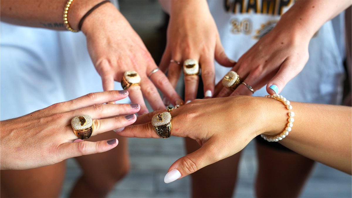 Ring ring ring ☎️💍

#BroncosReign