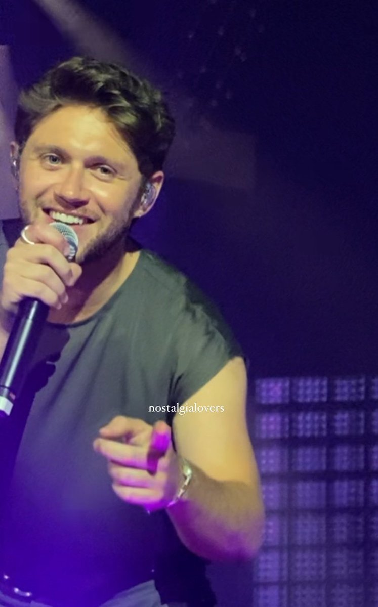 flickerofgold's tweet photo. being a Niall girl the last 14 years is one of the best decisions I've ever made 🙌🏻 https://t.co/VL3AWxEOuq