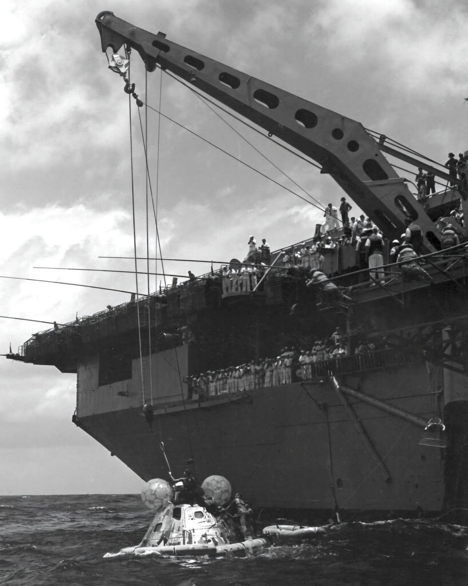 USS Hornet recovers the #Apollo11 capsule, 
July 24, 1969 

contactlight.de
forallmankind.de