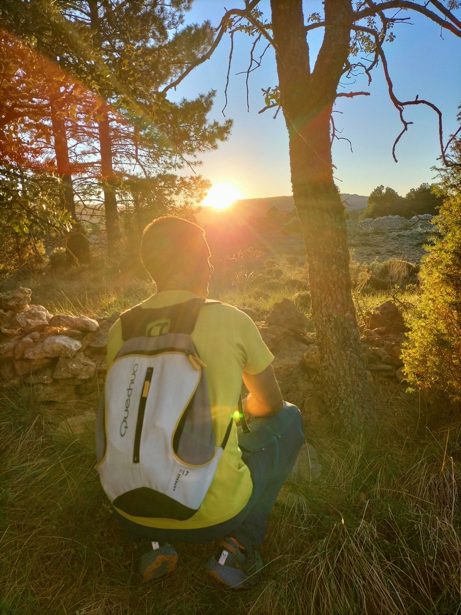 nu71ji's tweet photo. Excursió nocturna de lluna Plena al Bosc de #Palomita entre el Picallo, La Moleta i Tamborero a 1300m d'alçada. Fresquet i bon rotllo!
#Elsports #LaParreta #Vilafranca #Escenari
#LUNA #LunaBella #LunarPresent https://t.co/SyBKrlGMwR