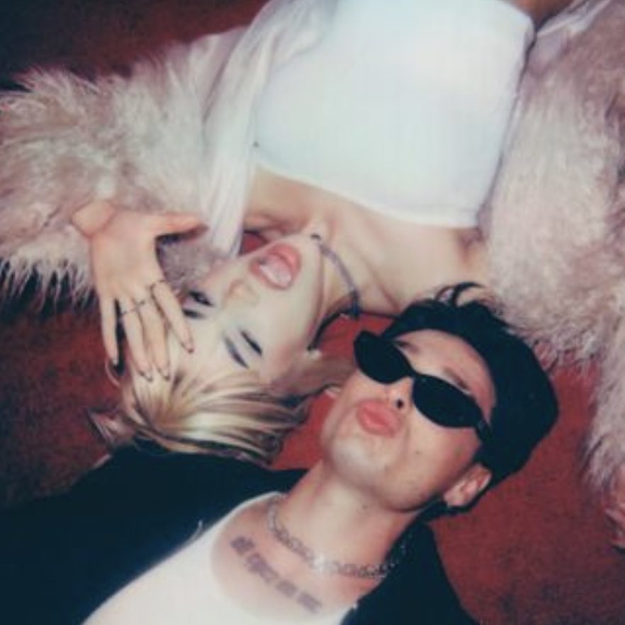 KeniaOsSitio's tweet photo. “TOMMY &amp; PAMELA” de Peso Pluma &amp; Kenia OS, obtuvo ayer su segundo MAYOR día de transmisiones en Spotify, recibiendo 1,220,977 streams. Contabiliza 27,608,327 streams en total. https://t.co/hySZDpf3aE