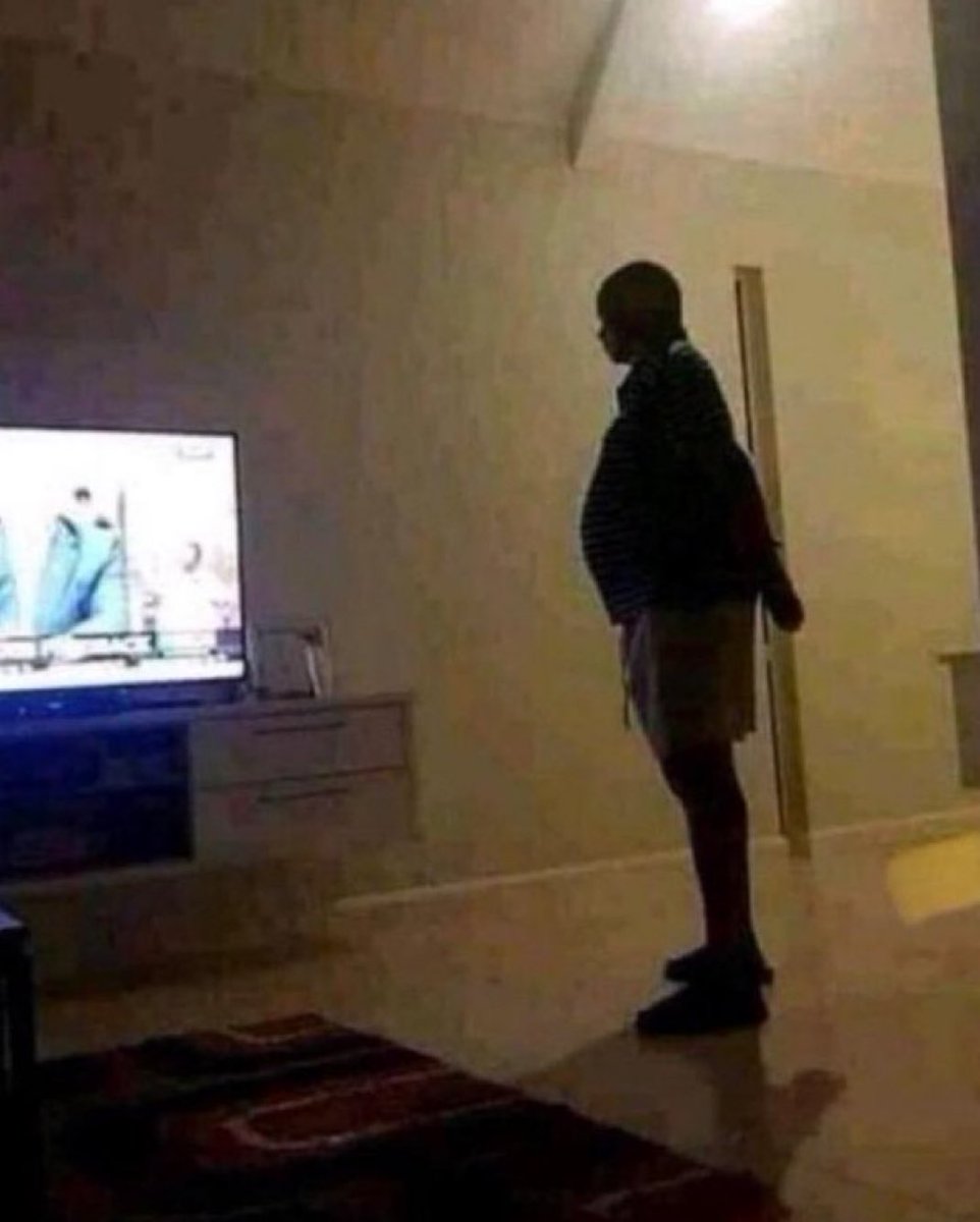 septimusajprime's tweet photo. Mimii’s dad watching her sing ‘A thousand miles’ instead of ‘Hillsong worship’ #loveisland https://t.co/q5wUmCrq2j
