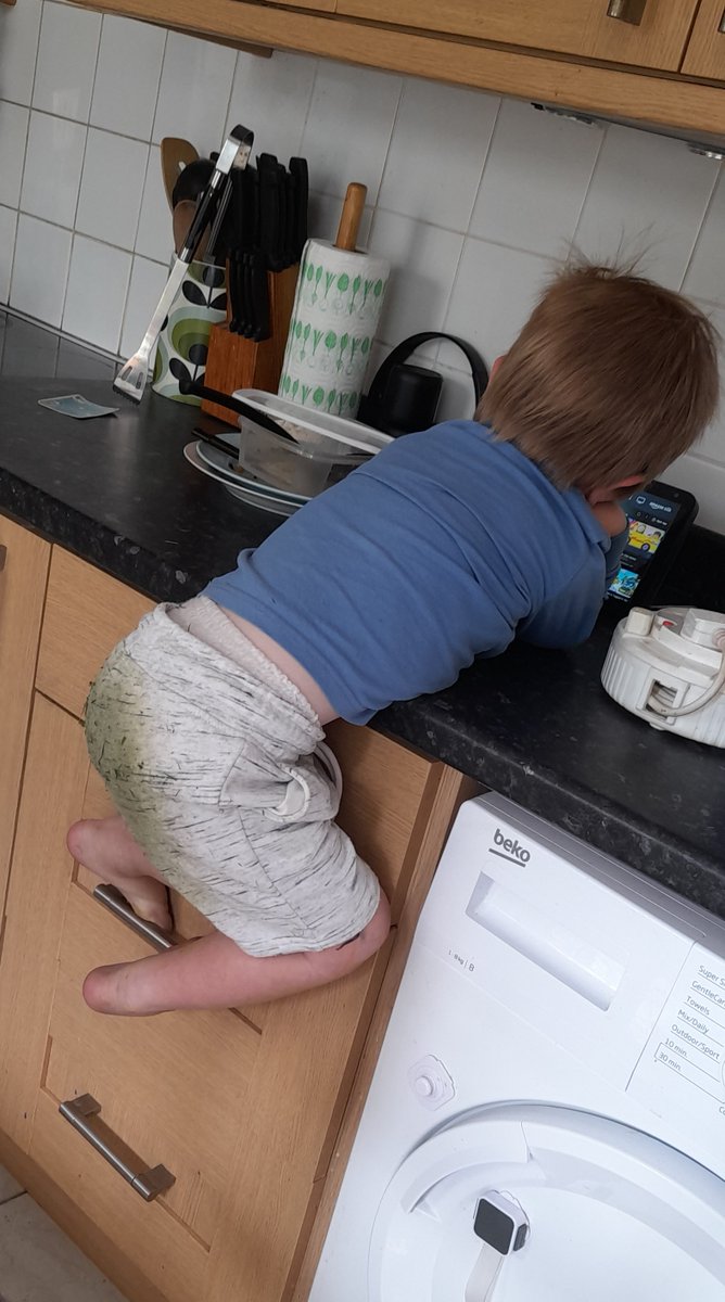 DadsTweetDiary's tweet photo. 👀 https://t.co/x9fwvUDU9Q