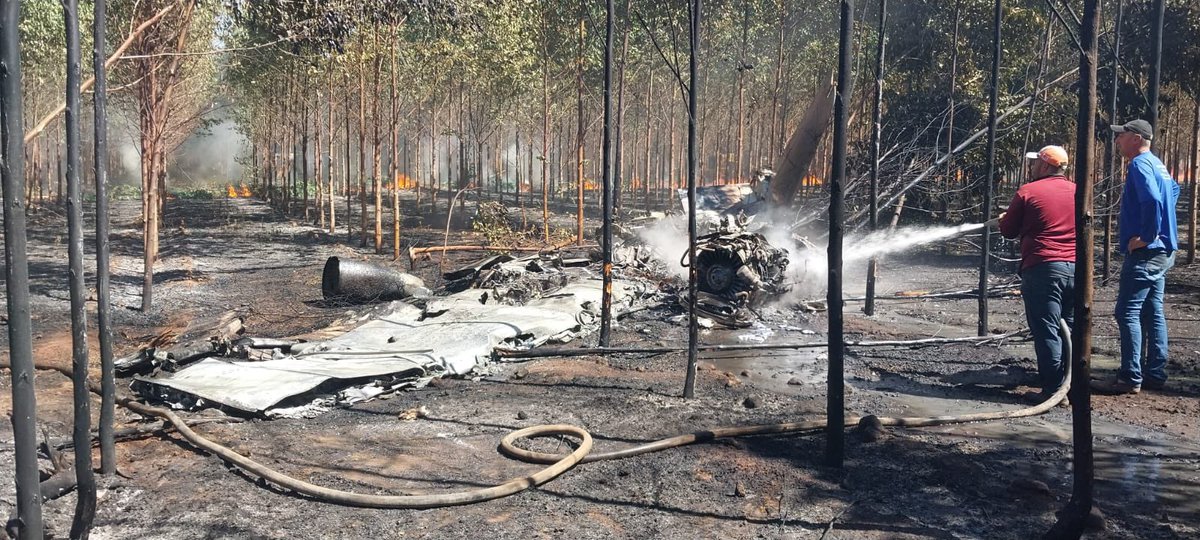 ivancp25's tweet photo. #AccidenteAéreo mortal de un #Learjet35 privado (PP-ERR) en un bosque cerca de #Matupá, a unos 685 Kms de #Cuiabá, en #Brasil 🇧🇷. Los restos del avión acabaron en llamas y sus 2 ocupantes muertos. Su permiso de aeronavegabilidad estaba cancelado desde 2023. 2 muertos. 23-07-24 https://t.co/6ouXhVuI0a