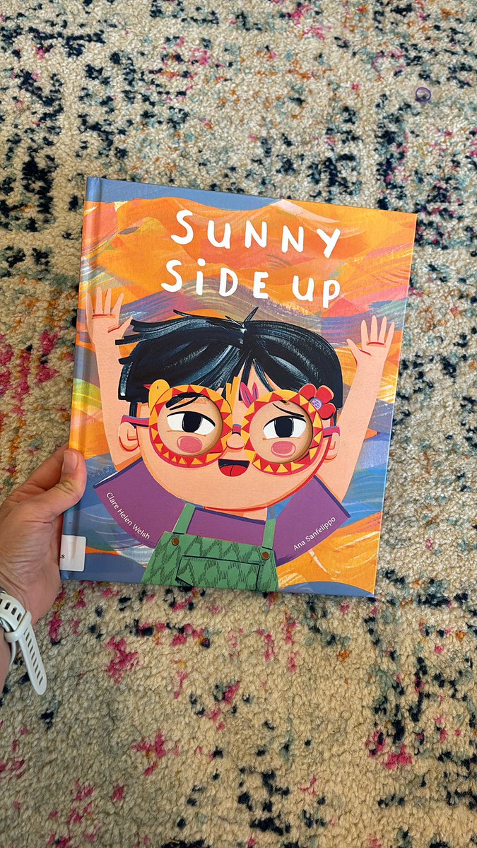 Such a cute book about how sometimes it’s hard to find the bright side of things but that there is always hope ☀️