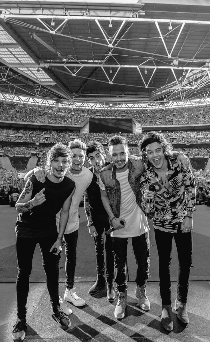 So_Rosende's tweet photo. Happy 14 Years of 1D 🌸
#OneDirection #OneDirectionAnniversary https://t.co/HTiNZHV9RQ
