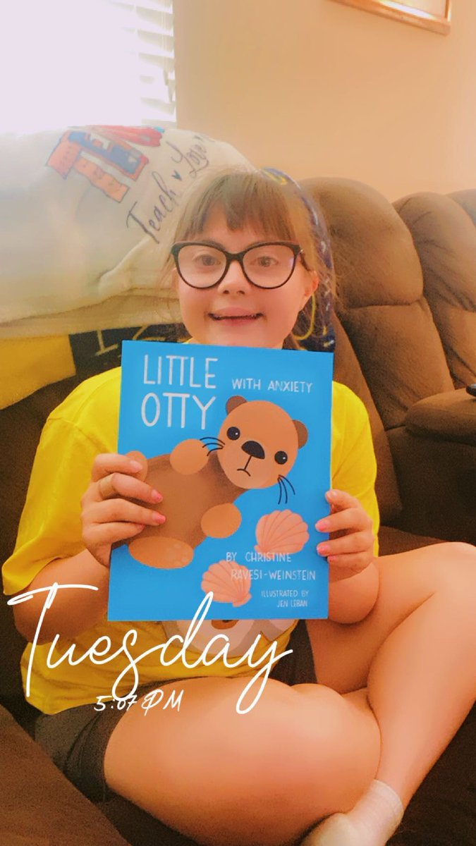 MrsHayesfam's tweet image. I got the cutest book in the mail!!!  @RavesiWeinstein I need to book ya for a mystery zoom so you can share this amazing book!  Read to Abbs and she loved💙💙 Congrats, love the book🦦🦦🦦🦦