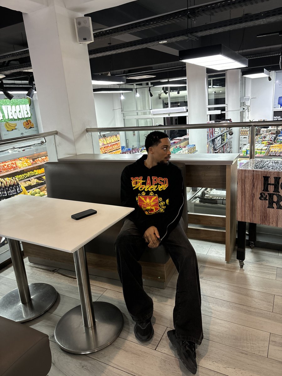 GabriellaOnah's tweet photo. It’s my baby brothers birthday &amp; I promised to get him on VOGUE &amp; BILLBOARDS as his gift, but I NEED your help 🥹🫵🏾

He’s 10/10 the most beautiful man alive, and his work ethic is 100/10! His face will take any brand from 0-100. So please RT and share till he gets ALL the dealsss https://t.co/sAUQTDATzS
