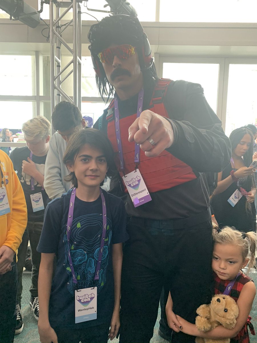 fpsDeny's tweet image. Bro deserves a purple heart 🏅😭😭