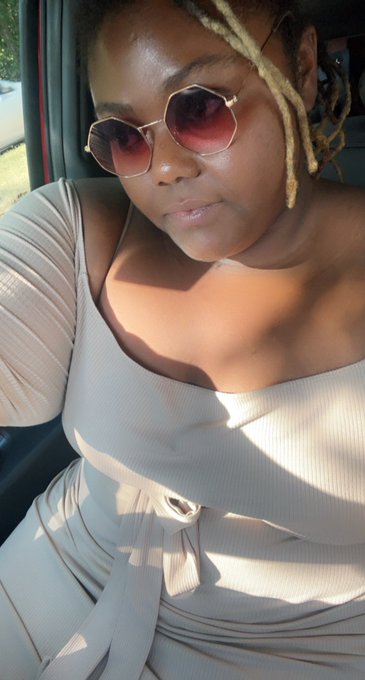 New employee training all day 😮&zwj;💨  Who trynna spark up? 💨🍃 https://t.co/mSd9P2eVoV