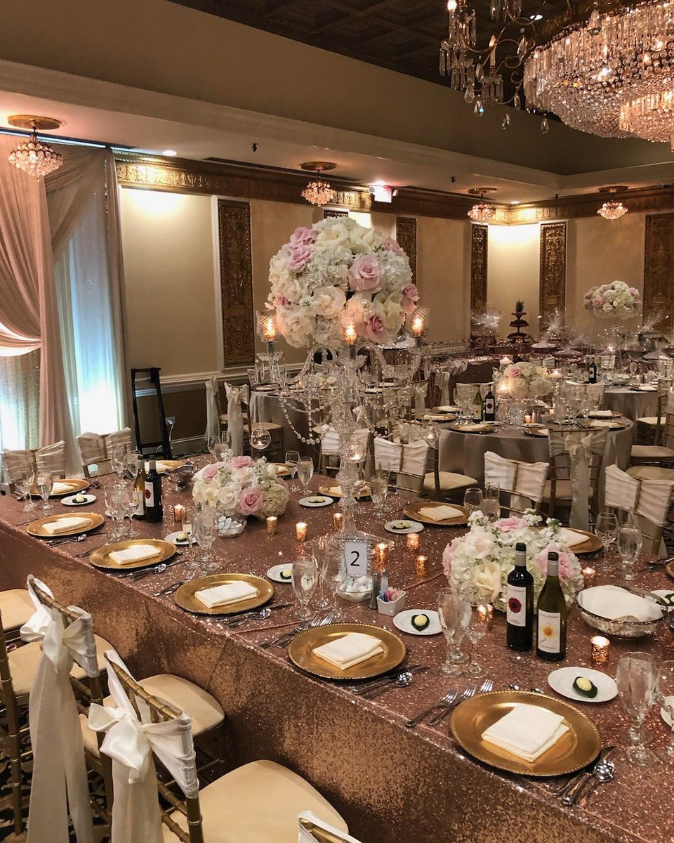 fbbanquets's tweet photo. For those who prefer their celebrations with a side of sparkle, our #BanquetHall is the perfect match. 

Raise a glass to moments that glitter and guests that dazzle.

#EventElegance #SparklingCelebrations #LuxuriousEvents https://t.co/TFIMnOn6A4
