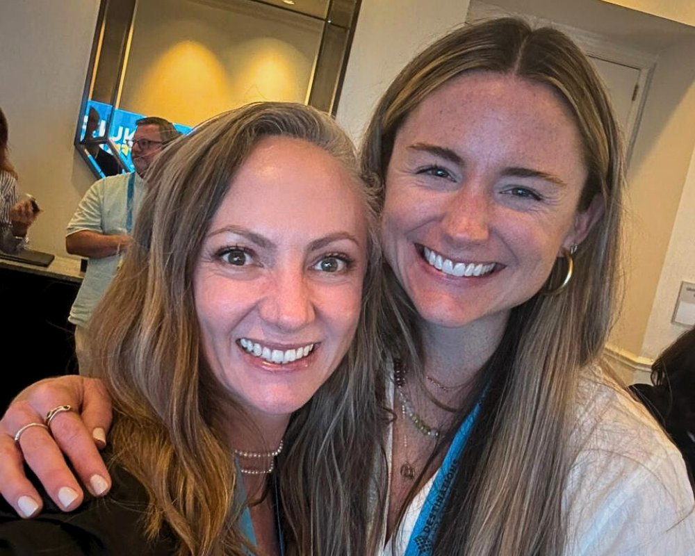 promtur_panama's tweet photo. ¡#Panamá estuvo presente en la Convención Anual de @destintl! 🇵🇦 Este #evento es crucial para la industria, brindando grandes oportunidades de networking y aprendizaje.
👉 Por parte de #PROMTUR, participaron Jennifer Janson, Directora de Mercadeo y Fernando Fondevila, CEO. https://t.co/AaEK2GHEFf