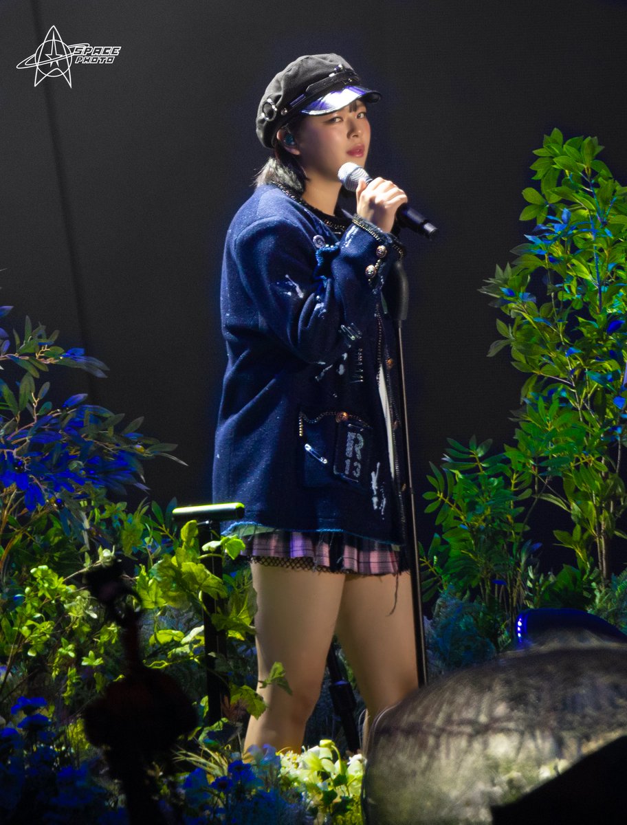 jeongyeonhour's tweet photo. Rockstar Jeongyeon https://t.co/epFhyq7xVe