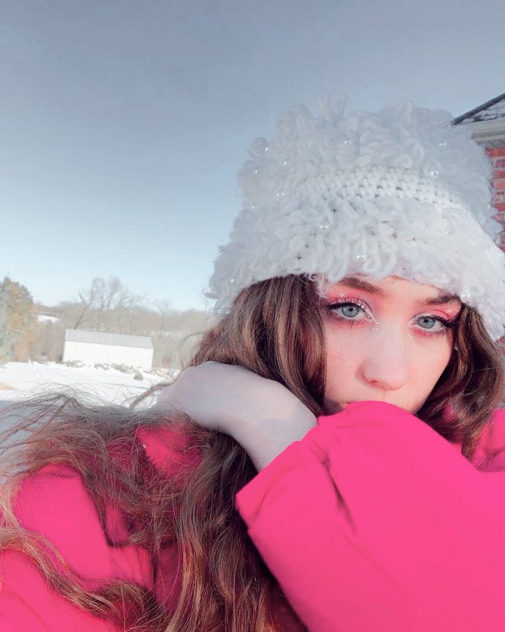 ⠀⠀⠀⠀⠀⠀
⠀⠀⠀⠀⠀⠀ ୨ 𝗵𝗲𝘆, 𝗵𝗲𝘆 ୧

me disculpo por mi ausencia, fui secuestrada por aliens y la comunicación fuera de la tierra es casi imposible, pero sigo con vida y espero que se encuentren de maravilla y listos para ser molestados por mí.
⠀⠀⠀⠀⠀⠀ ⠀⠀⠀