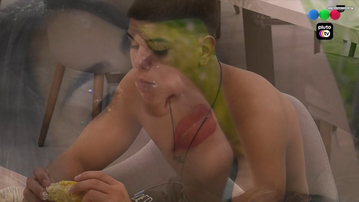 yo me la paso melancólica pensando en los momentos lindos que pasamos juntos y él seguro debe estar clavándose un choclo