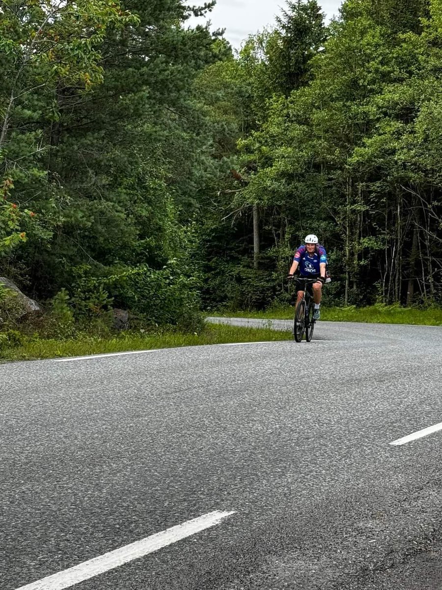 arveedvardo's tweet photo. For en gjeng folka i vålerenga powerwalkingslaug er!
Helgens virtuelle kransekake gikk til @PeterxHolmen og @NikolaiHolte som syklet til Kristiansand for å se vårt kjære Vål'enga
#oslosstolthet #stoltav
#komiform #inspirasjonihverdagen https://t.co/I3ZOu1nAD2