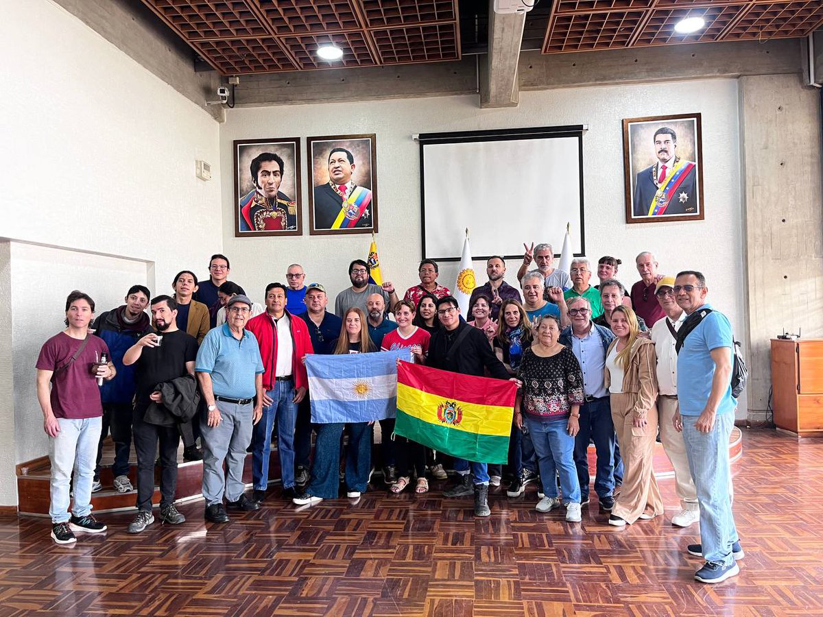 TimoComunes's tweet image. Me encuentro en Venezuela como parte de la delegación internacional que hará observación al desarrollo de las elecciones del próximo domingo.

Deseo al pueblo de Venezuela una jornada electoral democrática, en paz y sin intervencionismo extranjero.

¡Venezuela vencerá! ✊🏻