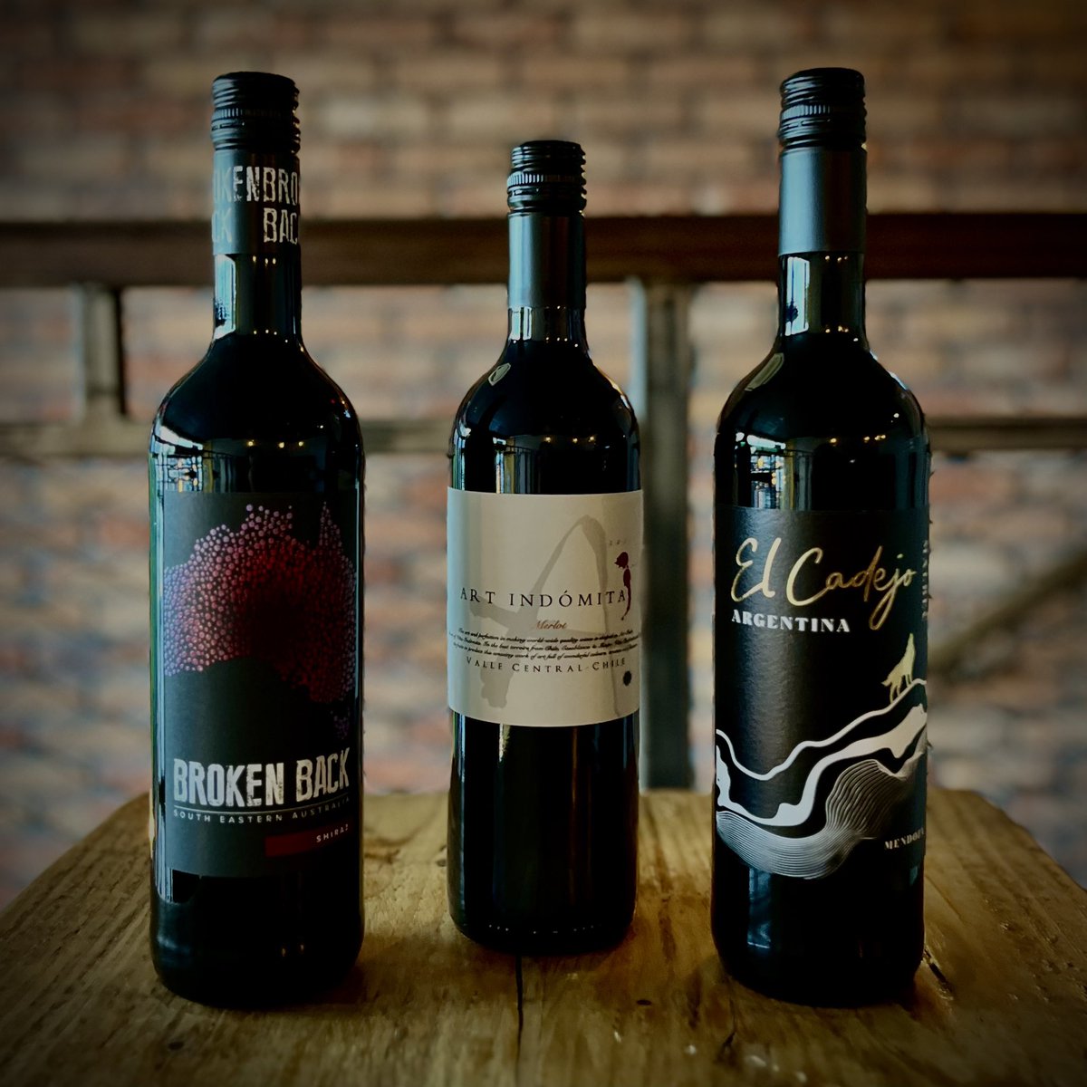 NailmakerTap2's tweet photo. Shiraz, Merlot &amp; Malbec 🍷🖤

Come check out our selection of wines and treat yourself tonight😊 

⭐️We’re open till 𝟭𝟬𝗽𝗺 ⭐️ https://t.co/lbx8SN120L