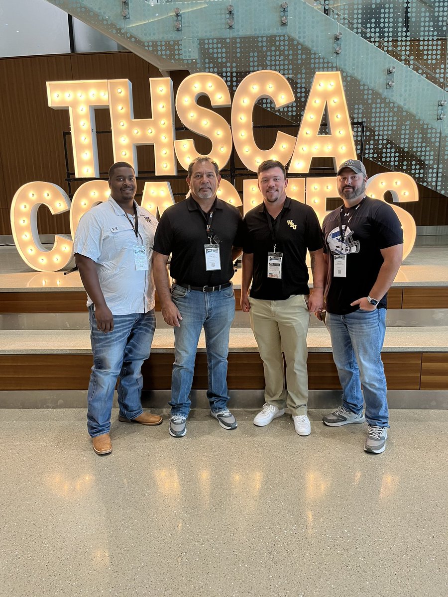 Just finished the weekend at <a href="/THSCAcoaches/">THSCA</a> #coachingschool As always the event was fantastic!  Got to see many old friends and soak up information from great speakers!  Getting to experience it for the first time as a college coach as opposed to high school was a ton of fun as