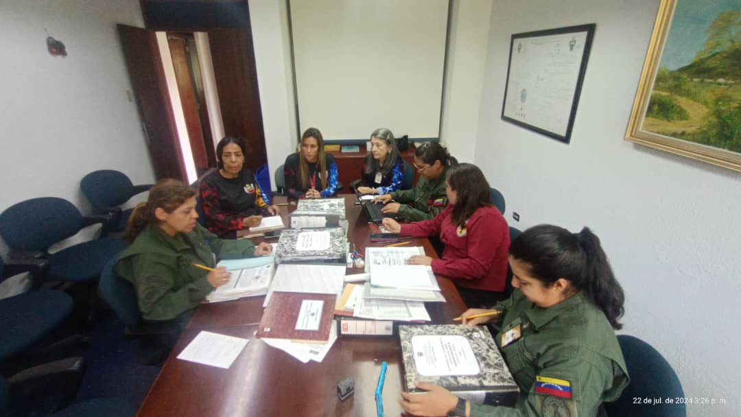 GuayanaOrcf's tweet image. Entérate || La @contraloriageneralfanb, a través de la Dirección de Control Fiscal de Entes Descentralizados y Órganos Desconcentrados,  
Da inicio a la Inspección de la Unidad de Auditoría Interna del  #IPSFA, con el propósito de vigilar el cumplimiento de los controles internos