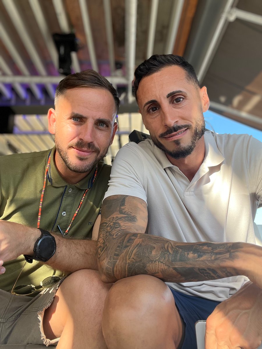 alberto_catapun's tweet photo. @yozatu  @SFDKoficial @oscar_guate 
Celebrando la resaca emocional de hace 1 mes del #30aniversario #sfdk https://t.co/4F4j2rQCiO