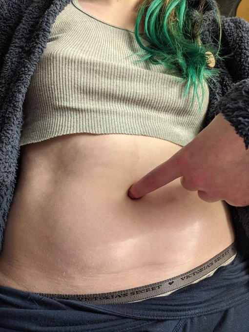 Something something tummy Tuesday. https://t.co/5jPNs0nKdK<a href="/tag/cosplay"class="tags"><span>#cosplay</span></a><a href="/tag/redhead"class="tags"><span>#redhead</span></a><a href="/tag/belly"class="tags"><span>#belly</span></a>
