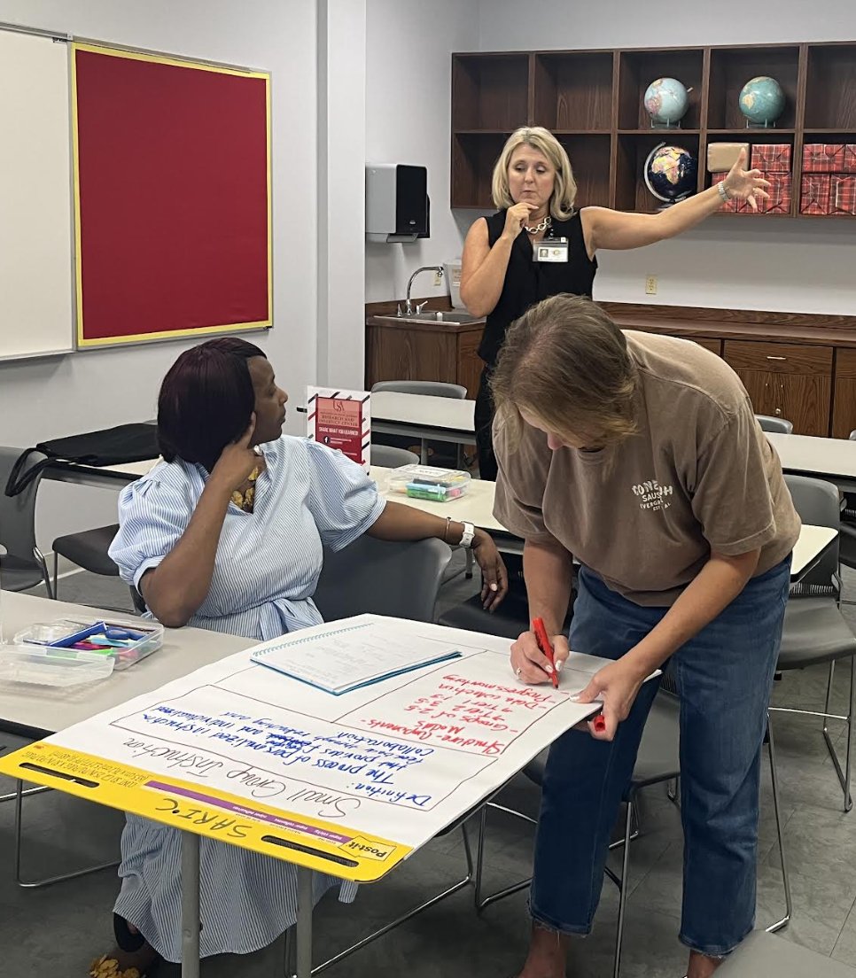 Dr. Colleen Edwards, <a href="/ALSDEOSI/">ALSDE Office of School Improvement</a>, &amp; our Region 10 secondary teachers filled their instructional toolboxes with more small group instructional strategies to encourage active student participation, foster critical thinking, &amp; deepen content comprehension.❤️🤍💙