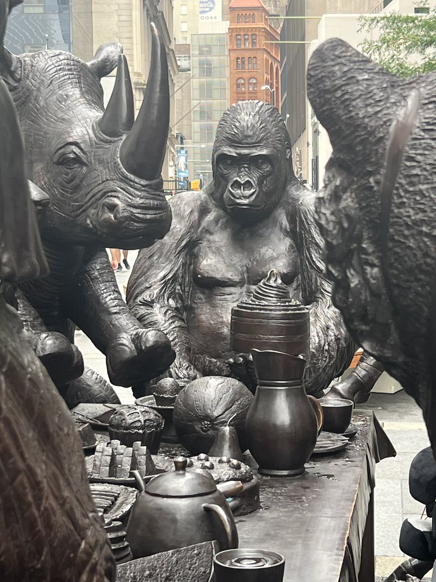 ApeAccountant's tweet photo. Quick stop in my old hood #fidi - you know who was at the head of the table - you #amcshorts can delay all you want / we will continue to see movies- buy merch + concessions - and will buy this dip like it’s religion - shotout to the #silverback @CEOAdam I don’t play sucker options - im here for the long haul NFA #APESNOTLEAVING #APESNOTLEAVING #apes #AMC #AMCNEVERLEAVING #AMCSTOCK #AMCTheatres