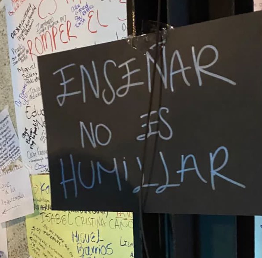 farmacotips's tweet photo. La inseguridad física y mental en medicina es real 💔

La Dra Catalina, no la dejaron continuar con su sueño de residencia médica porque maltratos y actos arcaicos la llevaron al final de su carrera de forma anticipada al vivir en una sociedad donde no le interesa la salud mental y el ego es lo único que prima. 

El Dr Steveen Aguirre, quien la falta de seguridad al realizar un año de rural de forma obligatoria sin ninguna garantía física finalizó su camino a pesar de comunicar ser extorsionado por bandas delictivas. 

En ambas situaciones alguien más decidió acabar con sus futuros por falta de seguridad fisica y mental. 

Una sociedad que trató al personal de salud como héroes, pero hoy en día los olvidan y alguno los tachan de frágiles cuando solo buscan sus justos derechos. 

Las carreras de la salud no se escriben con tinta, sino con sangre. 

¡ESTO DEBE CAMBIAR! 😔