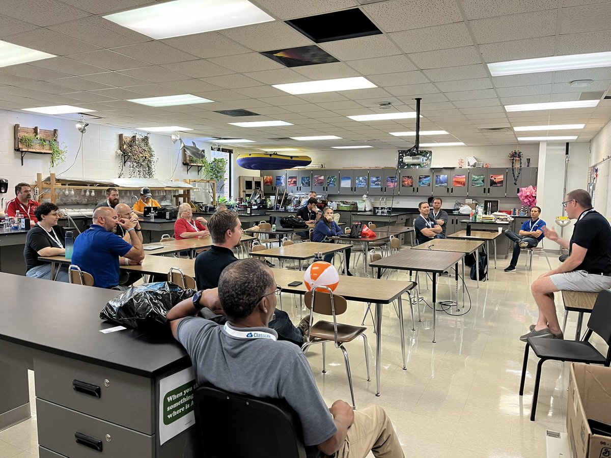 MidwestTechTalk's tweet image. We had some pretty awesome sessions today! #MidwestTechTalk2024