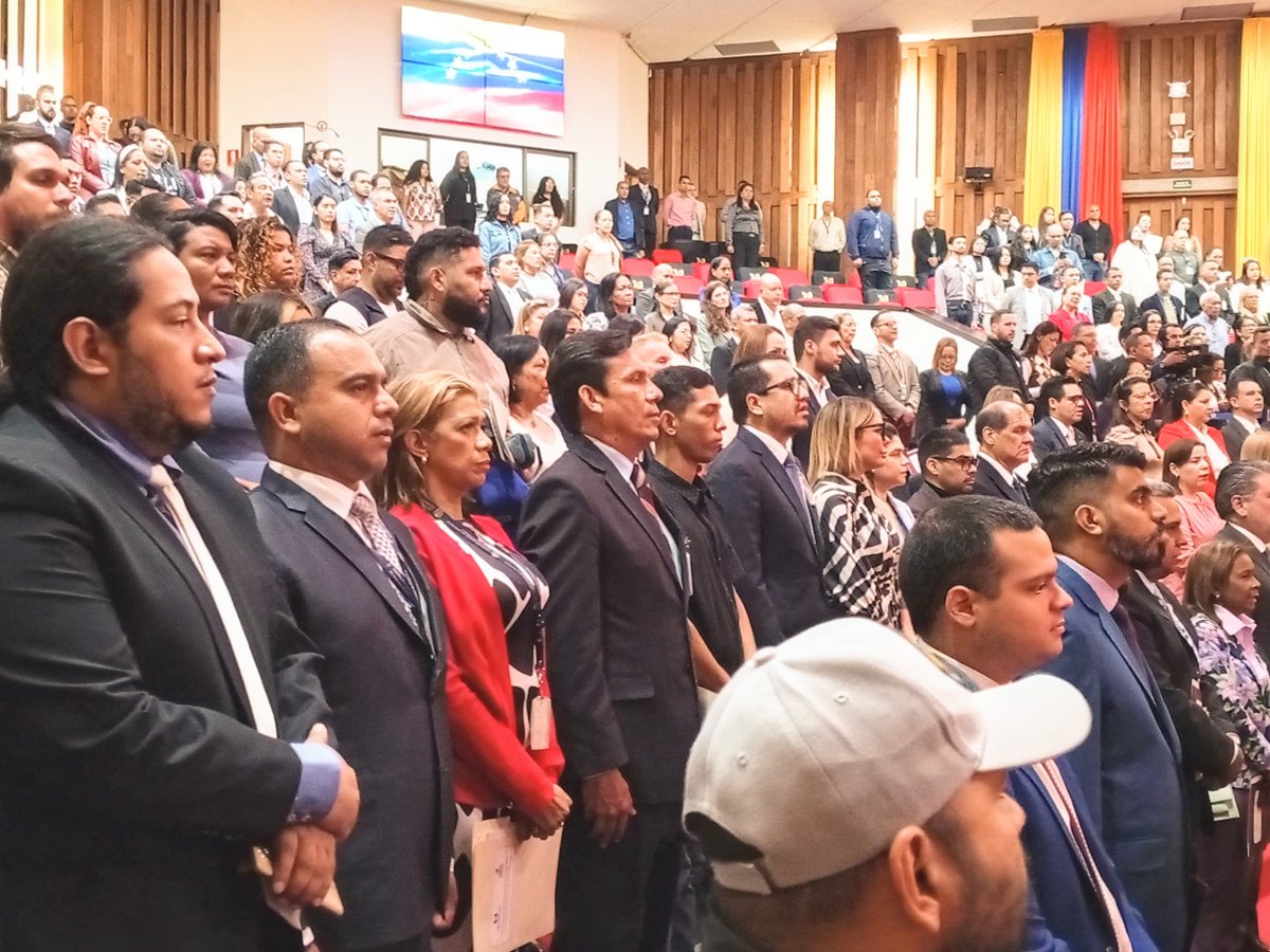 CGRVenezuela's tweet photo. Este #23Jul, servidoras y servidores de la Contraloría General de la República participaron en la ponencia: "El sistema electoral venezolano, infracciones de naturaleza electoral: delitos, faltas e ilícitos administrativos electorales", organizada por el @TSJ_Venezuela. https://t.co/2ZmsDQVhx1