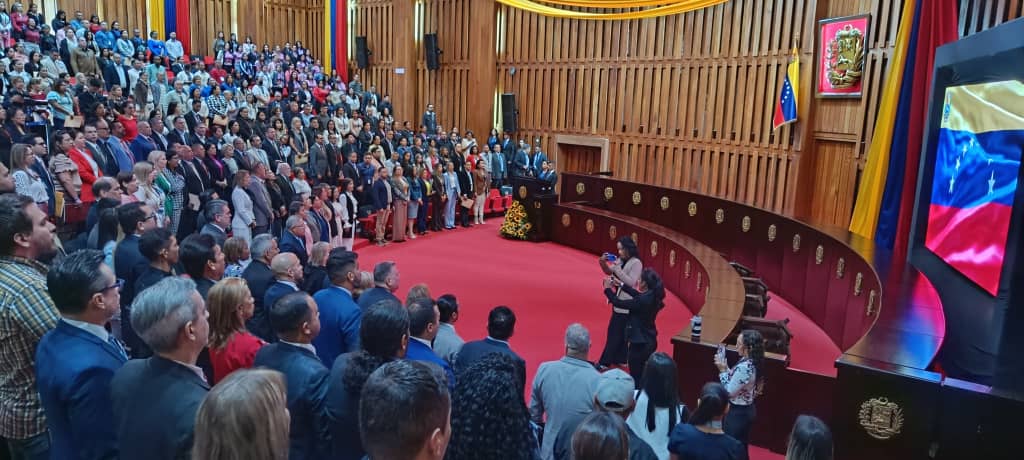 CGRVenezuela's tweet photo. Este #23Jul, servidoras y servidores de la Contraloría General de la República participaron en la ponencia: "El sistema electoral venezolano, infracciones de naturaleza electoral: delitos, faltas e ilícitos administrativos electorales", organizada por el @TSJ_Venezuela. https://t.co/2ZmsDQVhx1