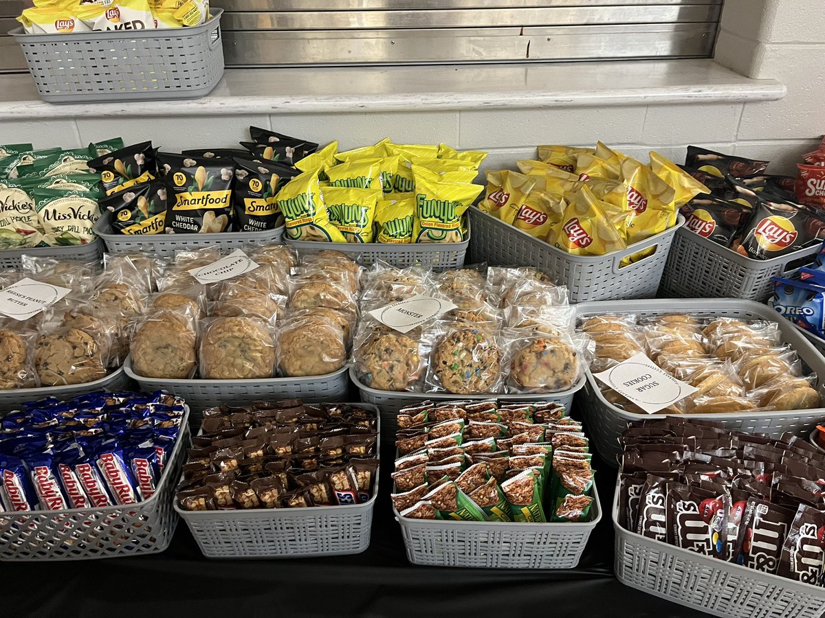 MidwestTechTalk's tweet image. The snacks have been awesome too! #MidwestTechTalk2024