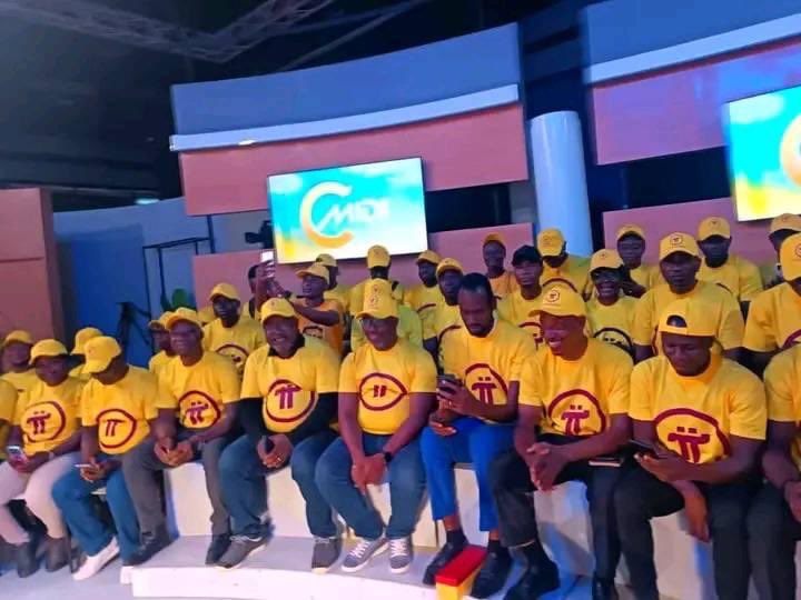 In Pi 🌐 In Bee We Trust 💙🎈 tweet media