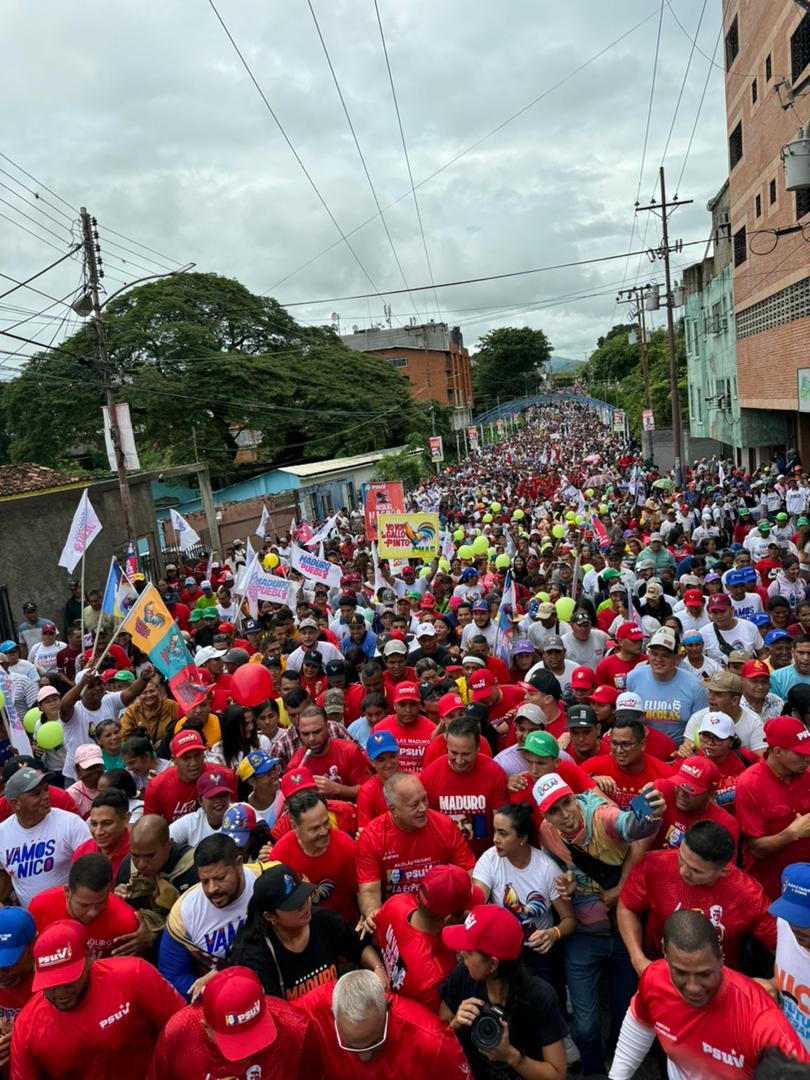 San Juan de los Morros
Estado Guárico 🚩

¡Extraordinaria! 
Así estuvo la movilización de las fuerzas de la Revolución en apoyo al presidente y candidato de la paz, Nicolás Maduro. 

<a href="/psuvguaricoapc/">PSUV Guárico apc</a> 
<a href="/dcabellor/">Diosdado Cabello R</a> 
#AfirmativosYPaLante