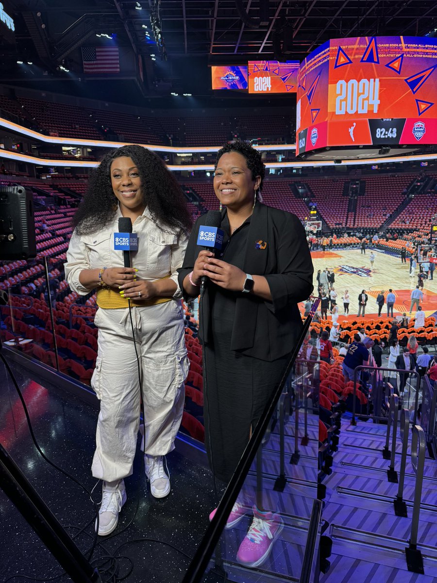 SheKnowsSports's tweet photo. Contrary to popular beliefโฆ I did actually have to work while I was in Phoenix ๐๐๐
#WNBAAllStar #CBSSportsHQ https://t.co/am3Qzj8pCA