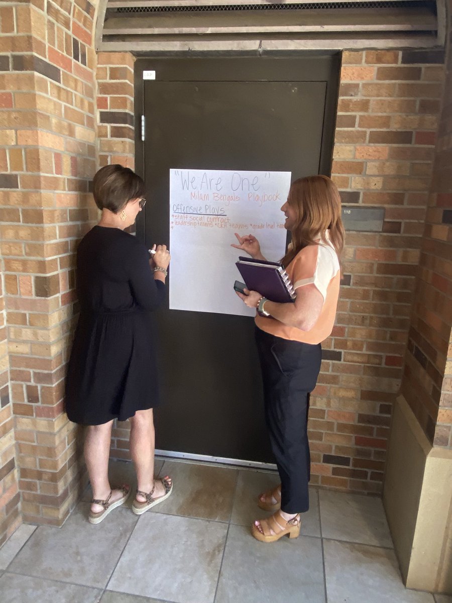 JulieDiaz tweet media