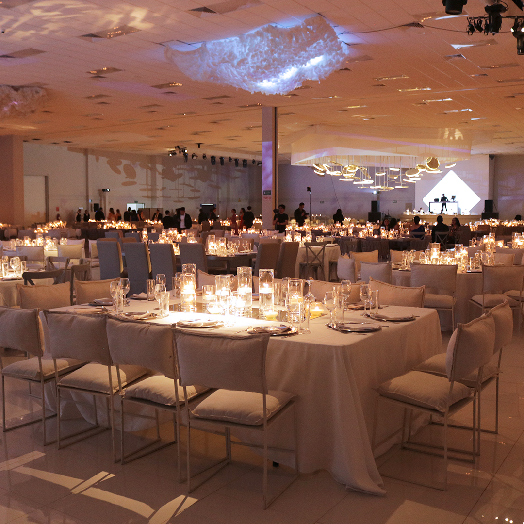 ¡Vive experiencias sin límites en el Centro deConvenciones de Torreón!

La amplitud de nuestros salones Cuatro Ciénegas los hace el escenario perfecto para congresos, convenciones, conferencias, eventos sociales y mucho más.

#SalonesDeEventos #CentroDeConvencionesTorreón