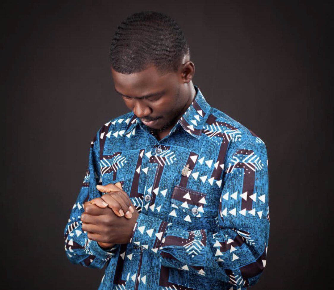 watsuptek's tweet image. JUST IN;

Patrick Appiah Kyei, a leading candidate in this year’s SRC presidential race steps down, and throws his support behind Kane Nana Francis.

Shocking!

#WatsuptekReport
#ElectionCommandCenter
#KNUSTDecides