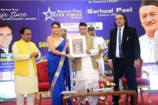 #ShivangiJoshi >>> other popular actor ke dam pe chalne wali flop actress