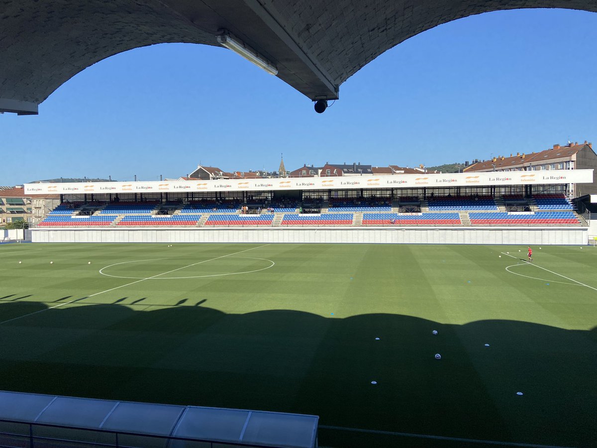 javitorres6's tweet photo. Volta ós orixes!! @Ourense_CF - @RCDeportivo . #OCouto https://t.co/Oj46PAOikE