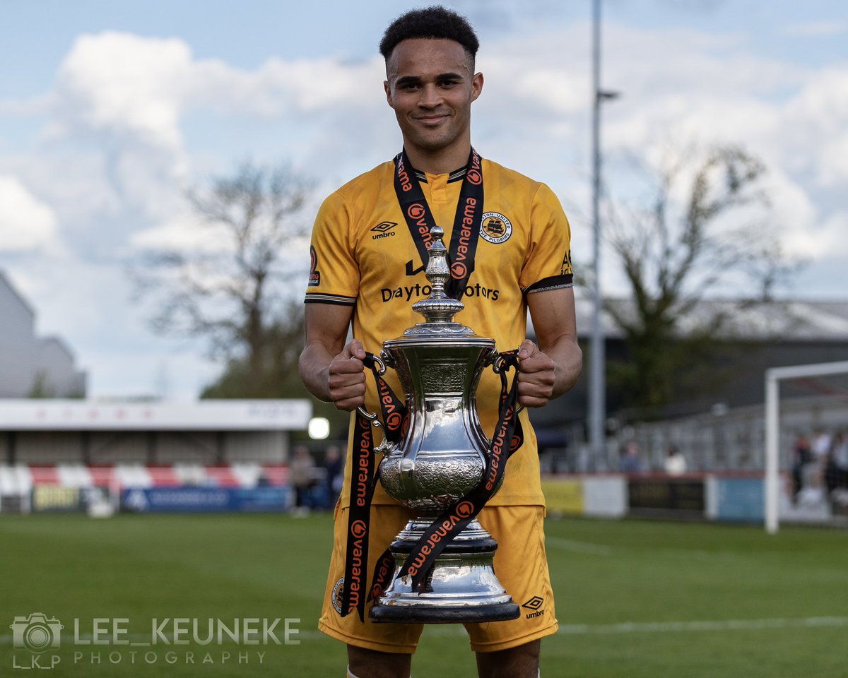 Here you go…

1️⃣ promotion
2️⃣ player of the year awards 
3️⃣ man of the match awards 
4️⃣ assists 
5️⃣ goals in the league
6️⃣ goals in total  

@JaiRowe7 🧡