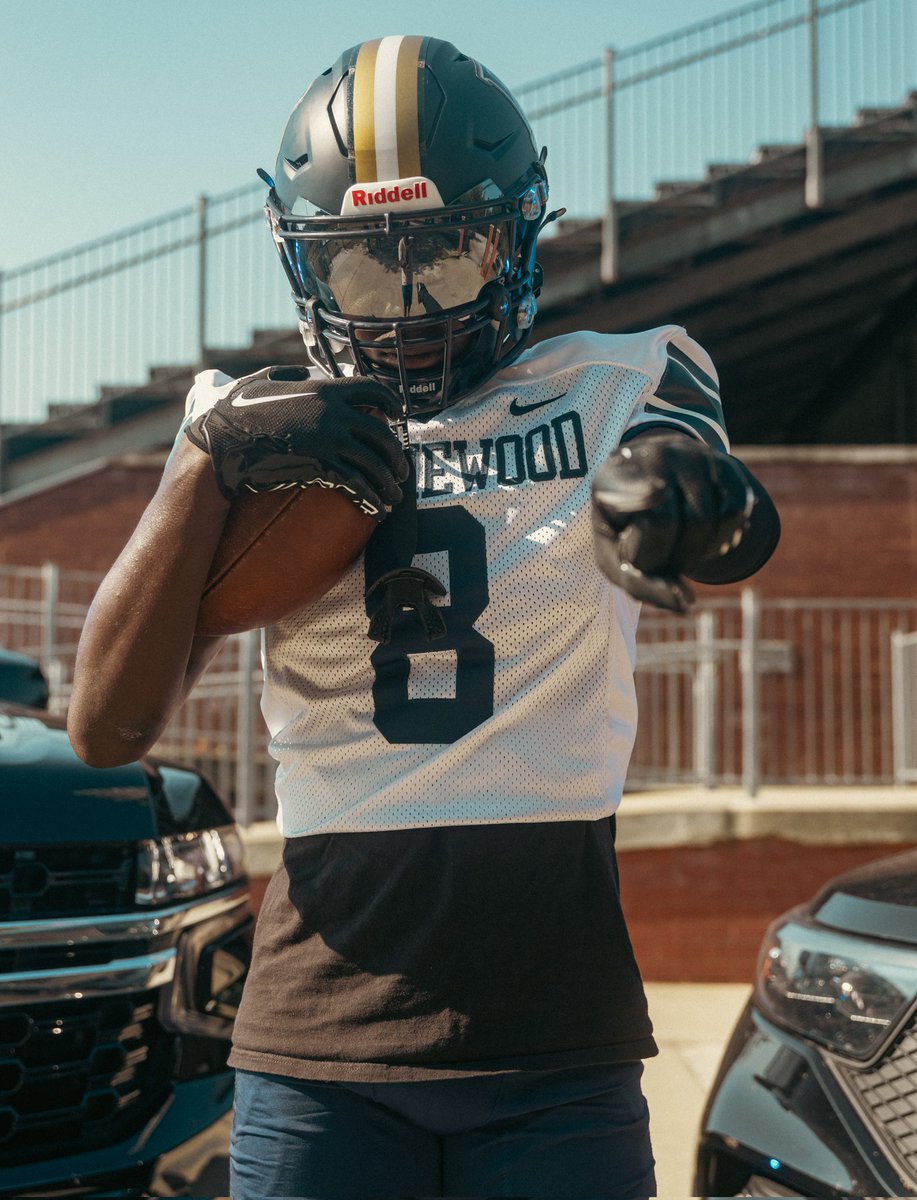BHSBengalFB's tweet photo. 🚨🚨🚨🐅🏈🚨🚨🚨
Jersey Reveals pt. 2....white on blue this week!!

Special thanks to @RCSD for taking the time to shoot with us! Thank you to the "boys in blue"! We look forward to your support throughout the season.

#BeGreat #EarnYourStripes #1Team1Bengal https://t.co/U1gfKU9AWg